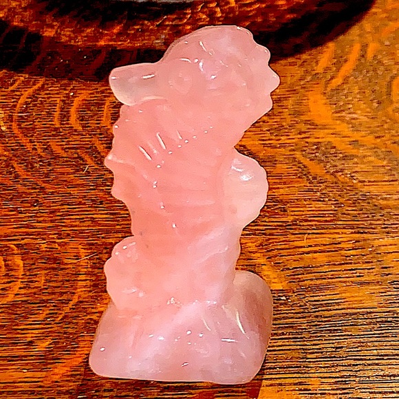 ROSE QUARTZ SEA HORSE CARVED UNCONDITIONAL LOVE HEALING STONE 3 INCH TALL NEW - Picture 4 of 7